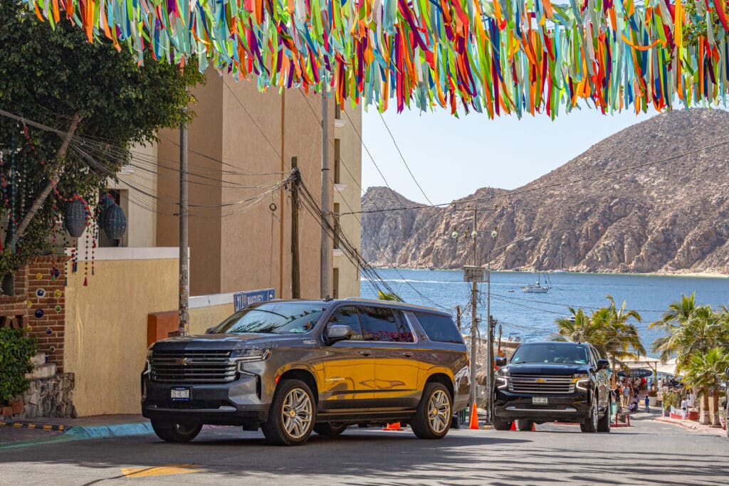 2 suvs medano beach