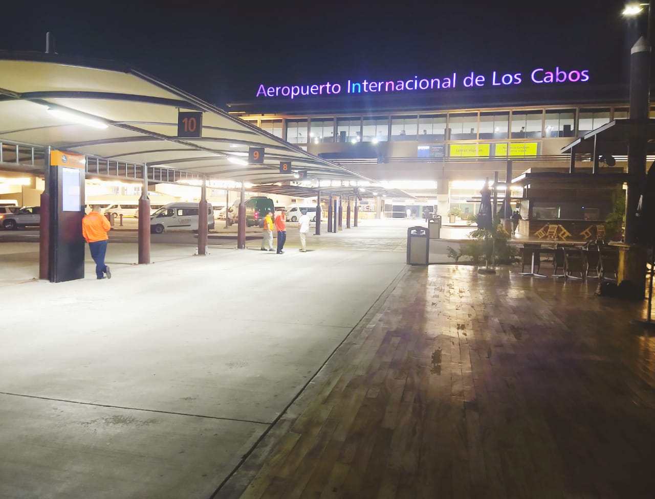 https://www.caboshuttleservices.com/
Los Cabos airport terminal 2 our location number 10