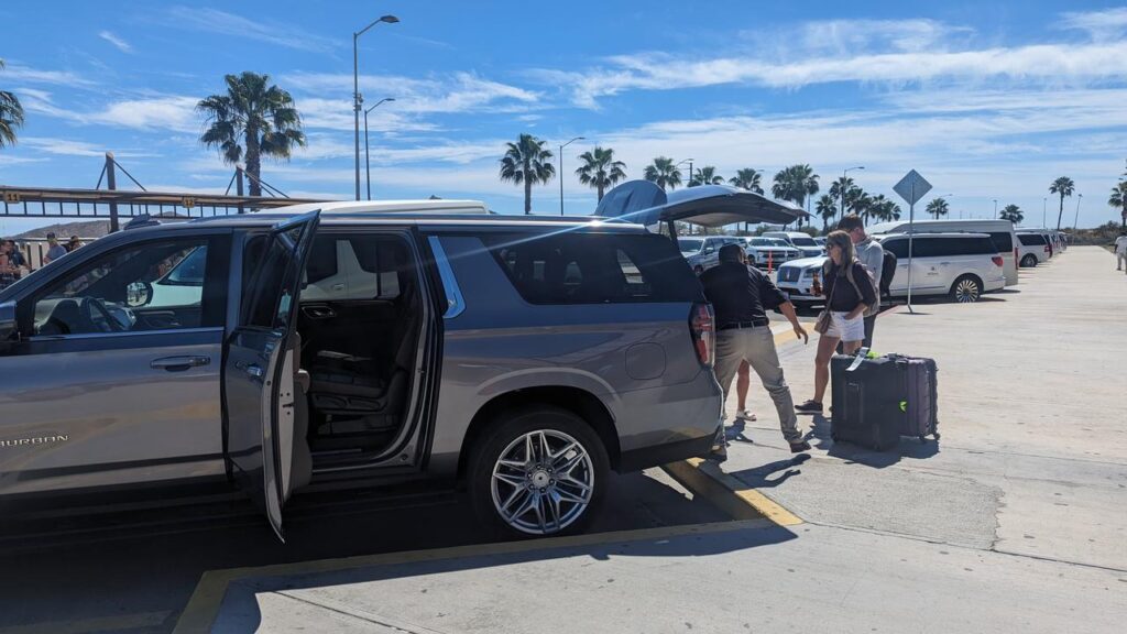 Cabo Shuttle services https://www.caboshuttleservices.com/