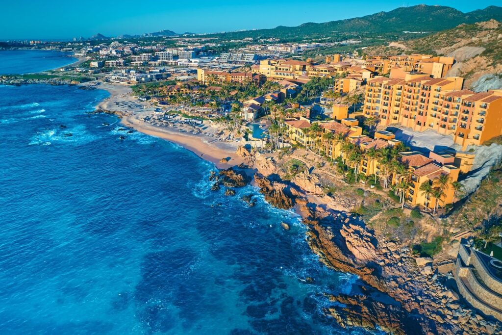 Grand Fiesta americana 
https://www.fiestamericanatravelty.com/grand-fiesta-americana/hoteles/grand-fiesta-americana-los-cabos-all-inclusive-golf-and-spa